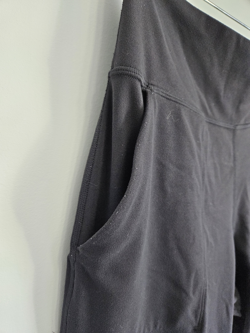 lululemon athletica Black High-Rise Joggers - Picture 3 of 7